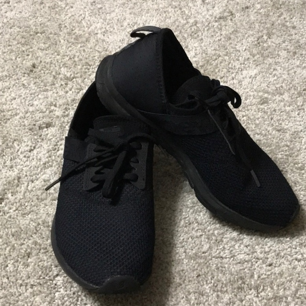 New Balance Black Size 8 EUC